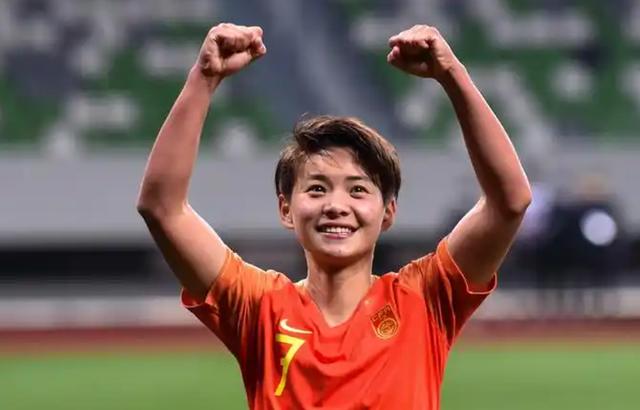 包含足坛壮举令人赞叹：女足国家队战无不胜精神傲视群雄的词条