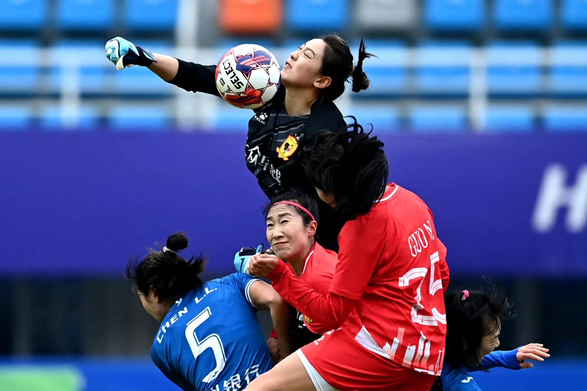 美洲女足职业联赛冠军锋芒毕露，震撼登场